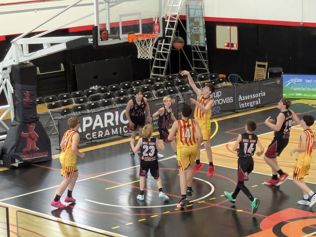 Victòria en una pista espectacular