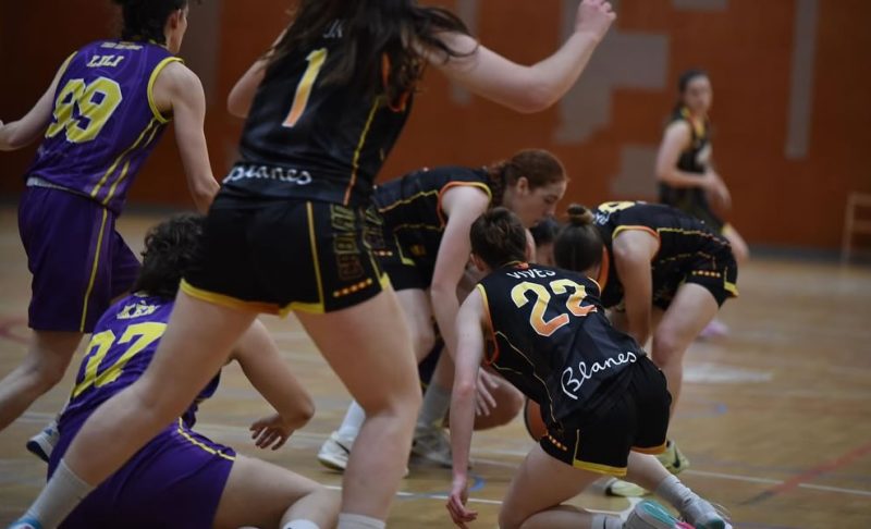 Primer equip femení