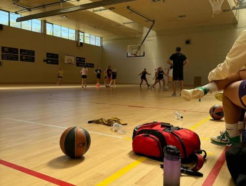 Primer equip femení