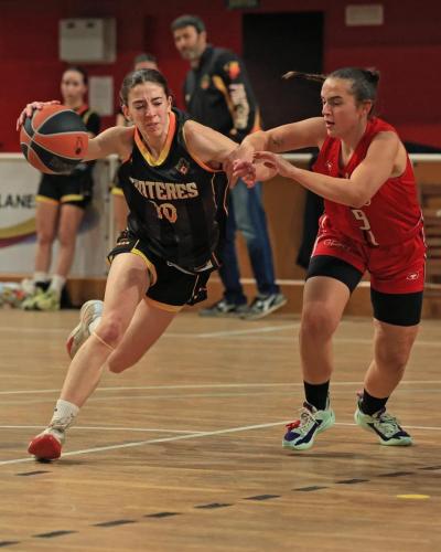 Primer equip femení