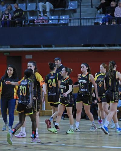 Primer equip femení