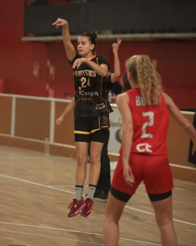 Primer equip femení