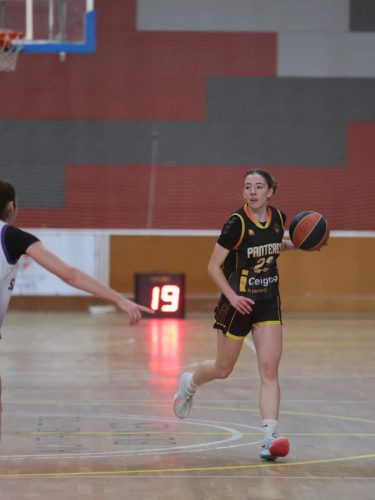 Primer equip femení